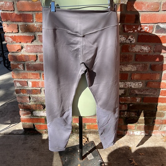 Nike Women’s Gray Leggings size Large - Picture 6 of 6